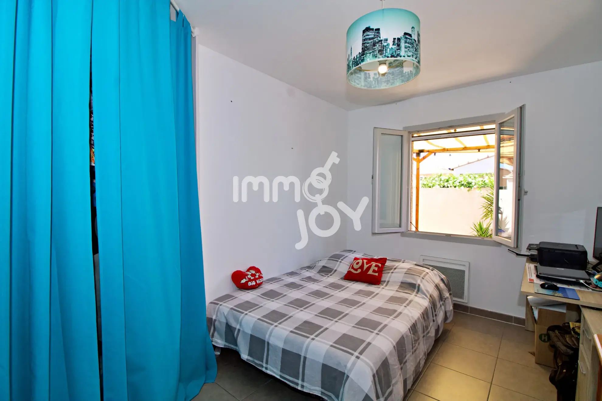 Villa T4 avec garage, jardin privé et équipements modernes à Saint-Nazaire-d'Aude 