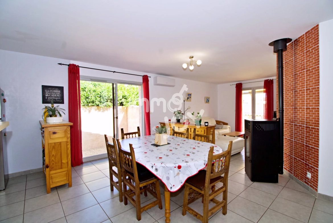 Villa T4 avec garage, jardin privé et équipements modernes à Saint-Nazaire-d'Aude 