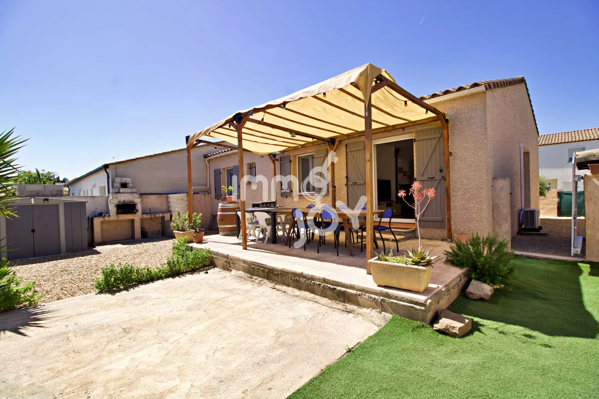 Villa T4 avec garage, jardin privé et équipements modernes à Saint-Nazaire-d'Aude 