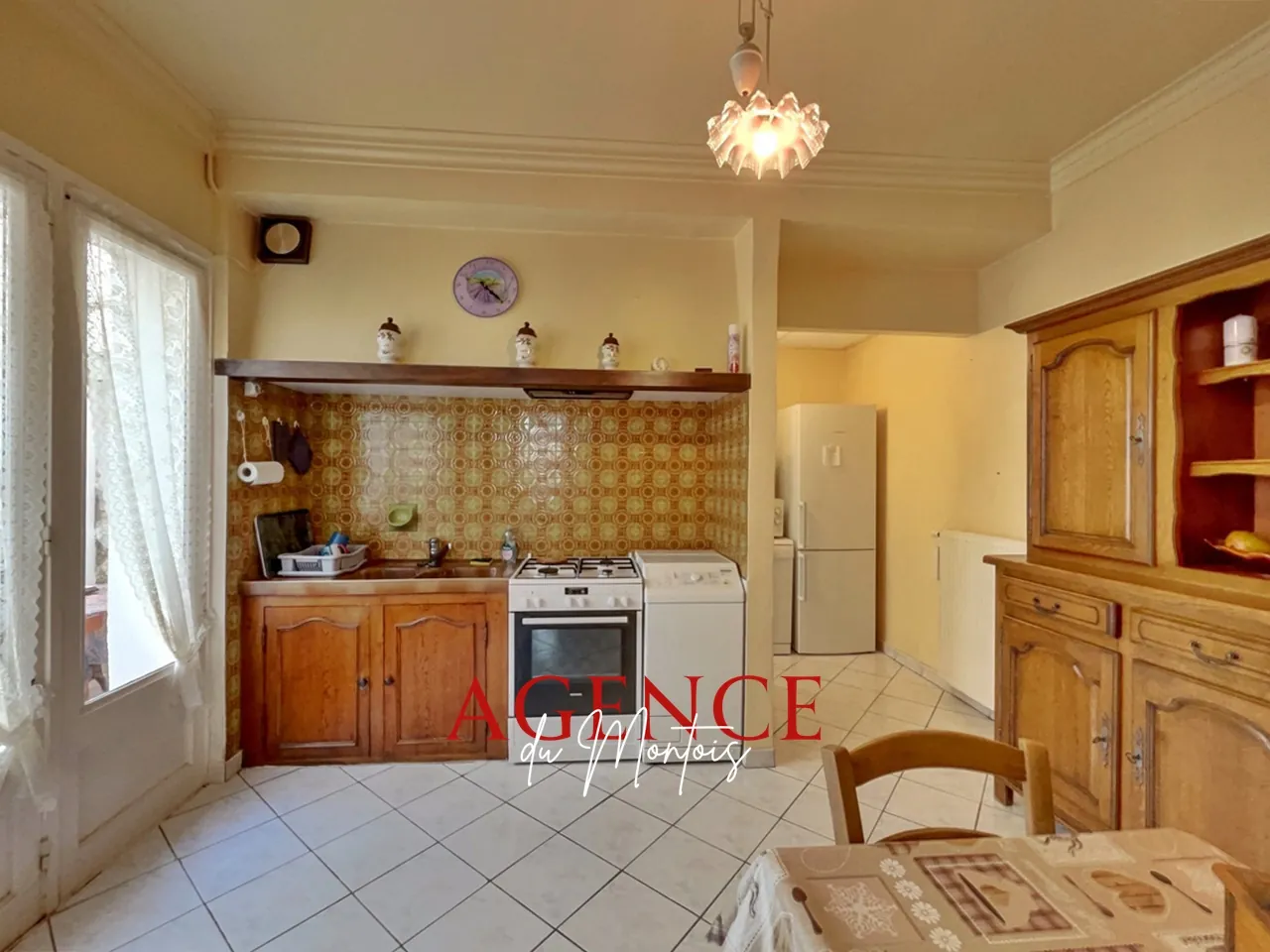 Maison de ville à Bray-sur-Seine avec 4 chambres, garage et cour intérieure 