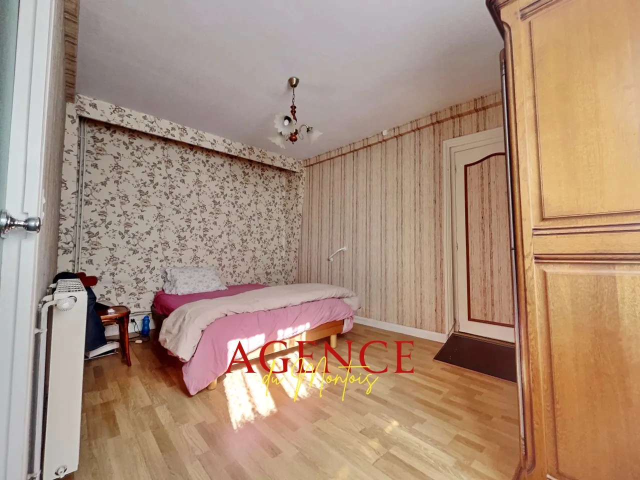 Maison de ville à Bray-sur-Seine avec 4 chambres, garage et cour intérieure 