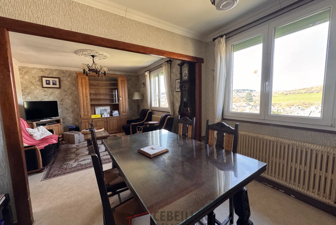Maison à vendre sur les hauteurs d'Allanche avec terrain et garage 