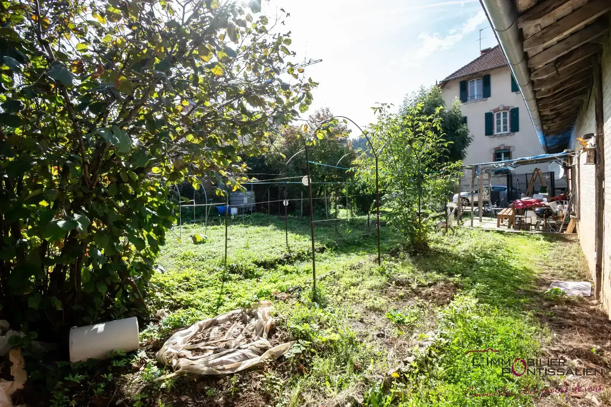 Appartement T5 avec garage, jardin et potentiel d’agrandissement à Pontarlier 