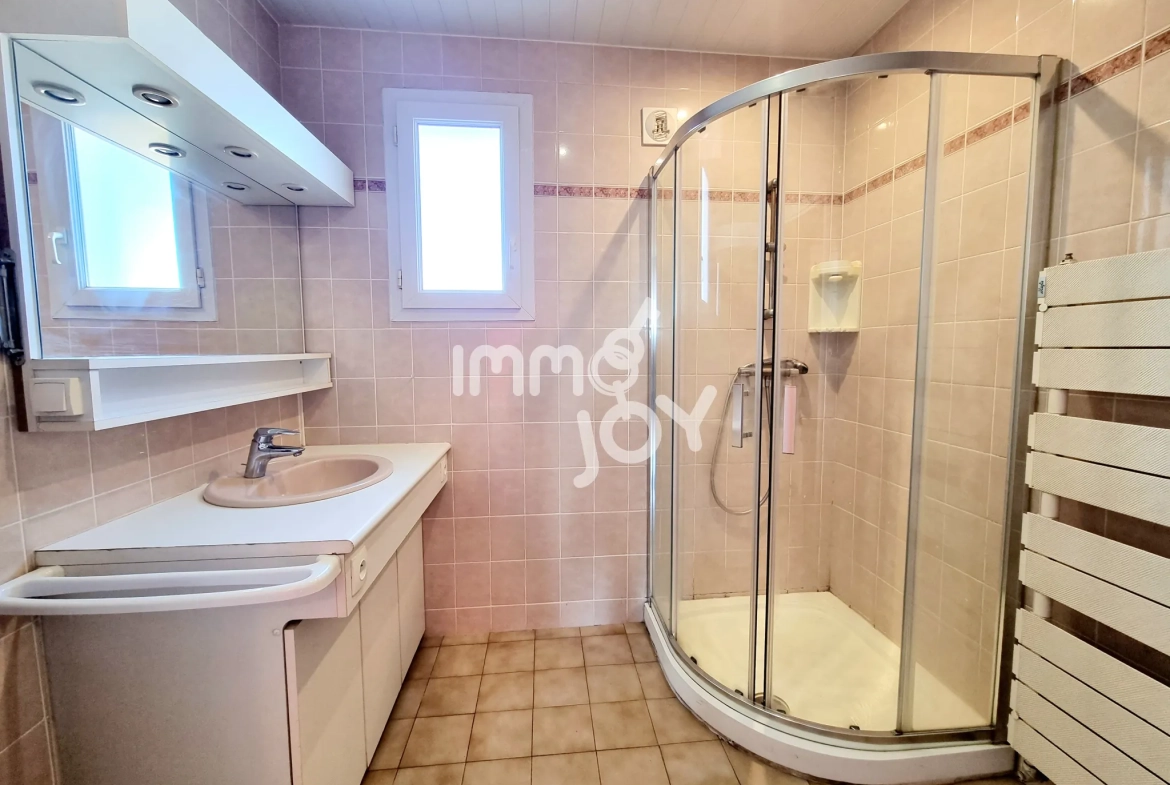 Belle maison individuelle de 139,80 m² avec terrain piscinable à Lignan-Sur-Orb 