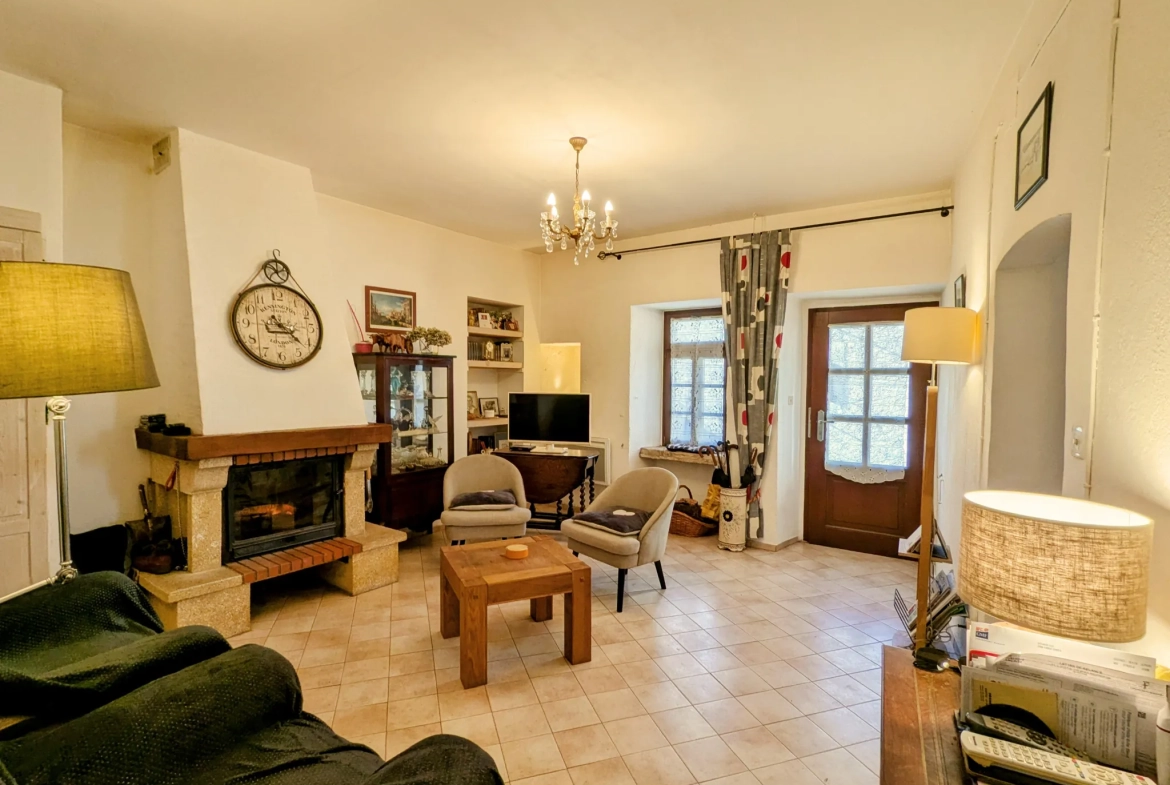 Superbe maison de village en pierre avec deux logements à Boussagues 
