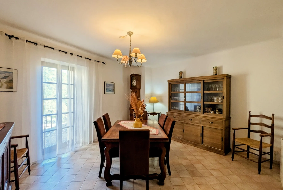 Superbe maison de village en pierre avec deux logements à Boussagues 