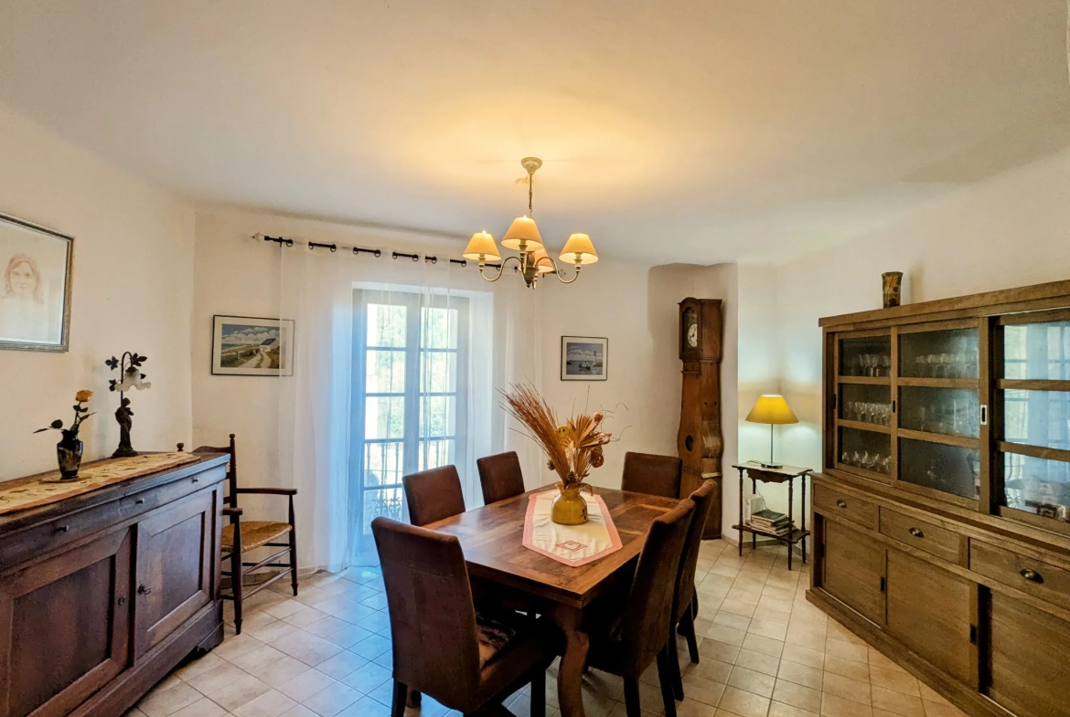 Superbe maison de village en pierre avec deux logements à Boussagues 