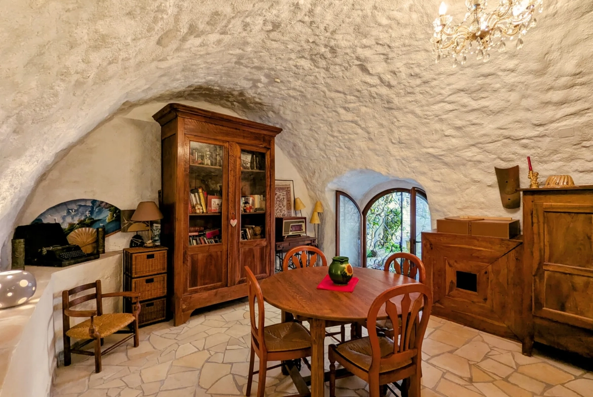 Superbe maison de village en pierre avec deux logements à Boussagues 