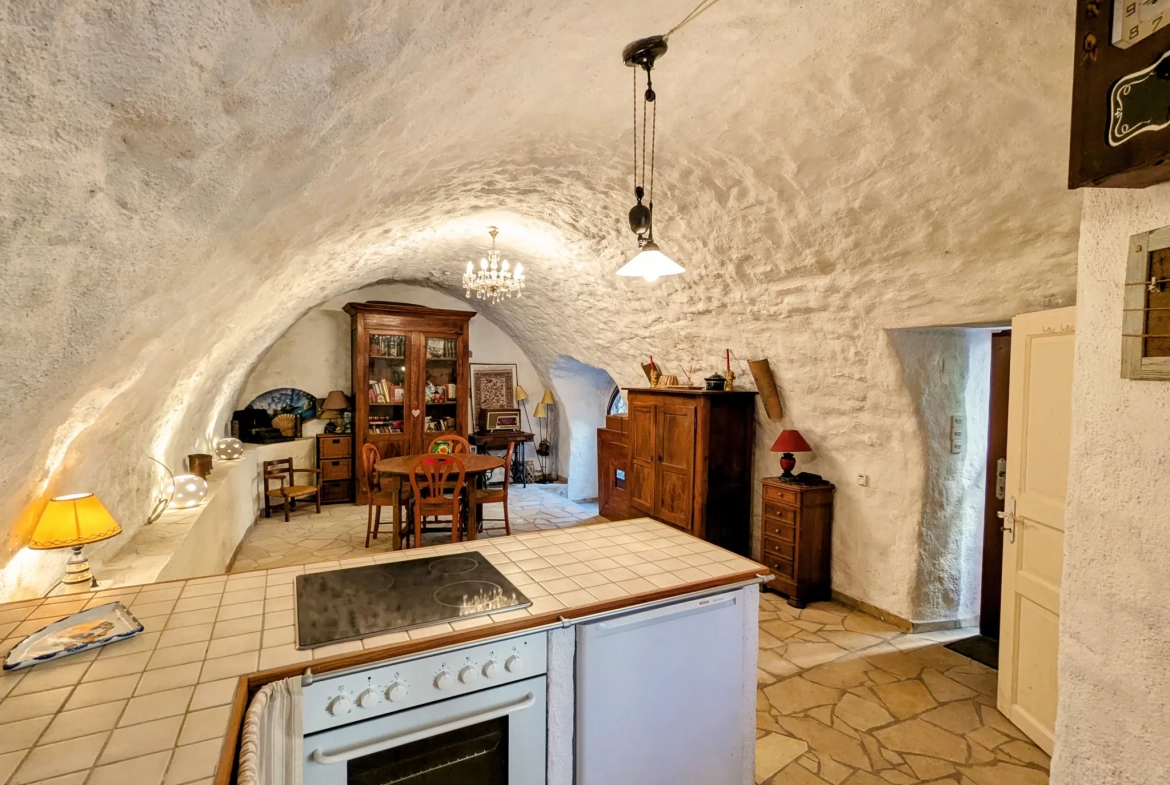 Superbe maison de village en pierre avec deux logements à Boussagues 