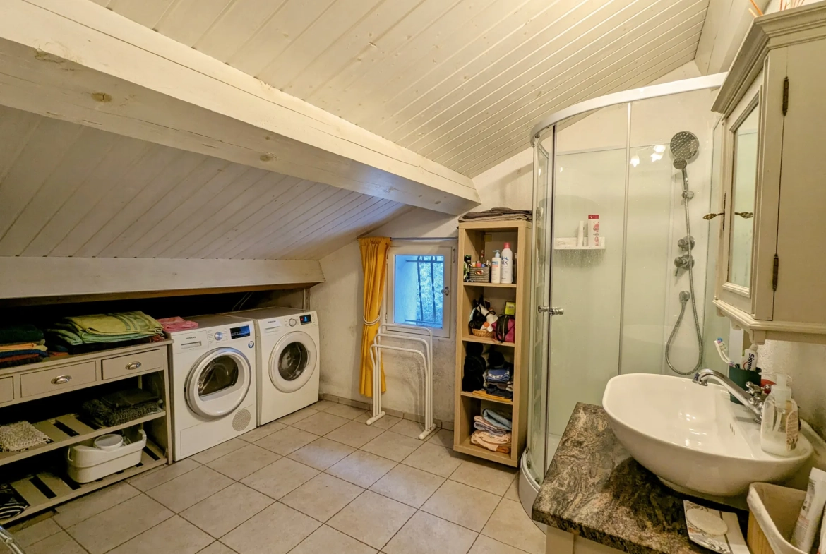 Superbe maison de village en pierre avec deux logements à Boussagues 