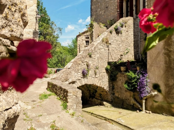 Superbe maison de village en pierre avec deux logements à Boussagues