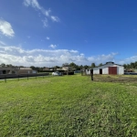 Terrain constructible de 1779 m² avec hangar à Souméras, Montendre