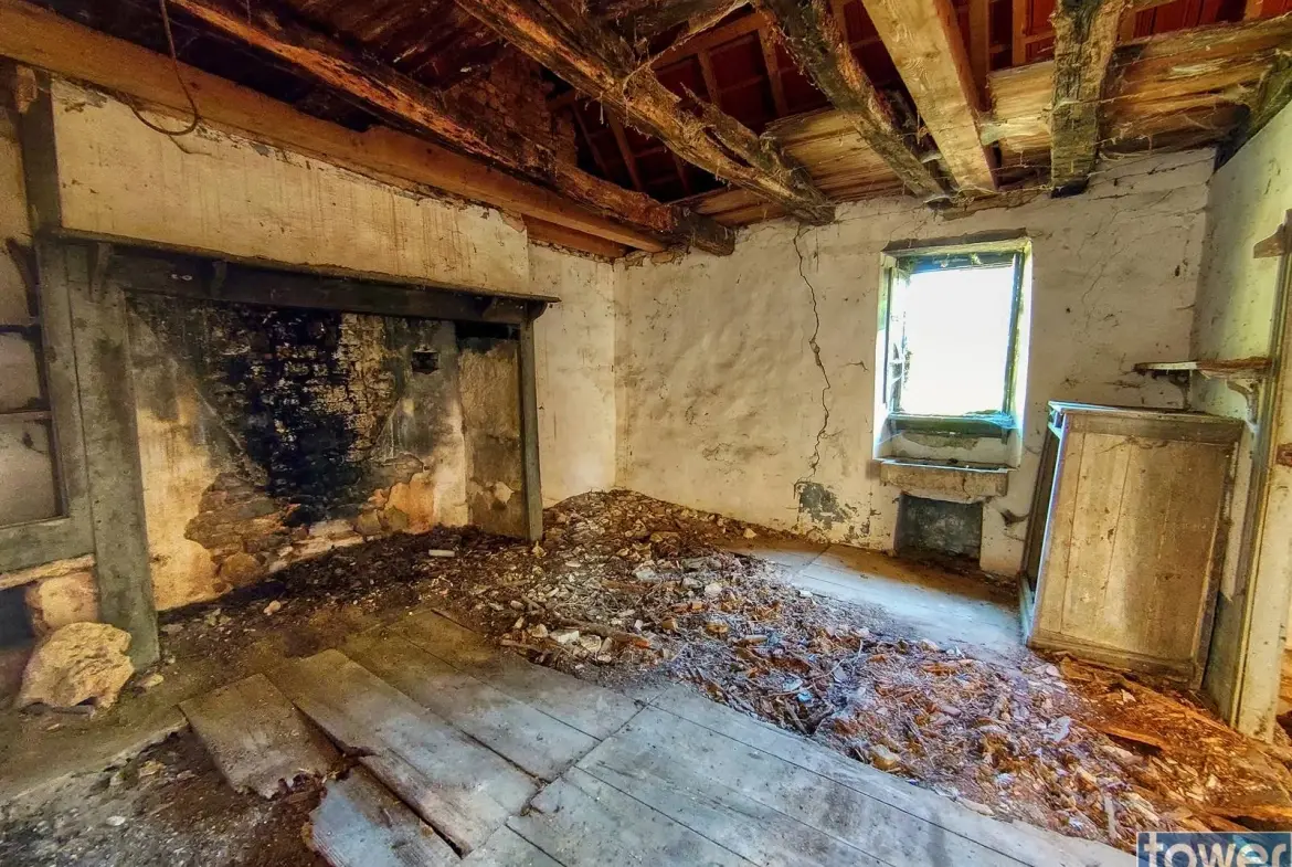Maison quercynoise en pierre à restaurer à Montclera, calme et authenticity 