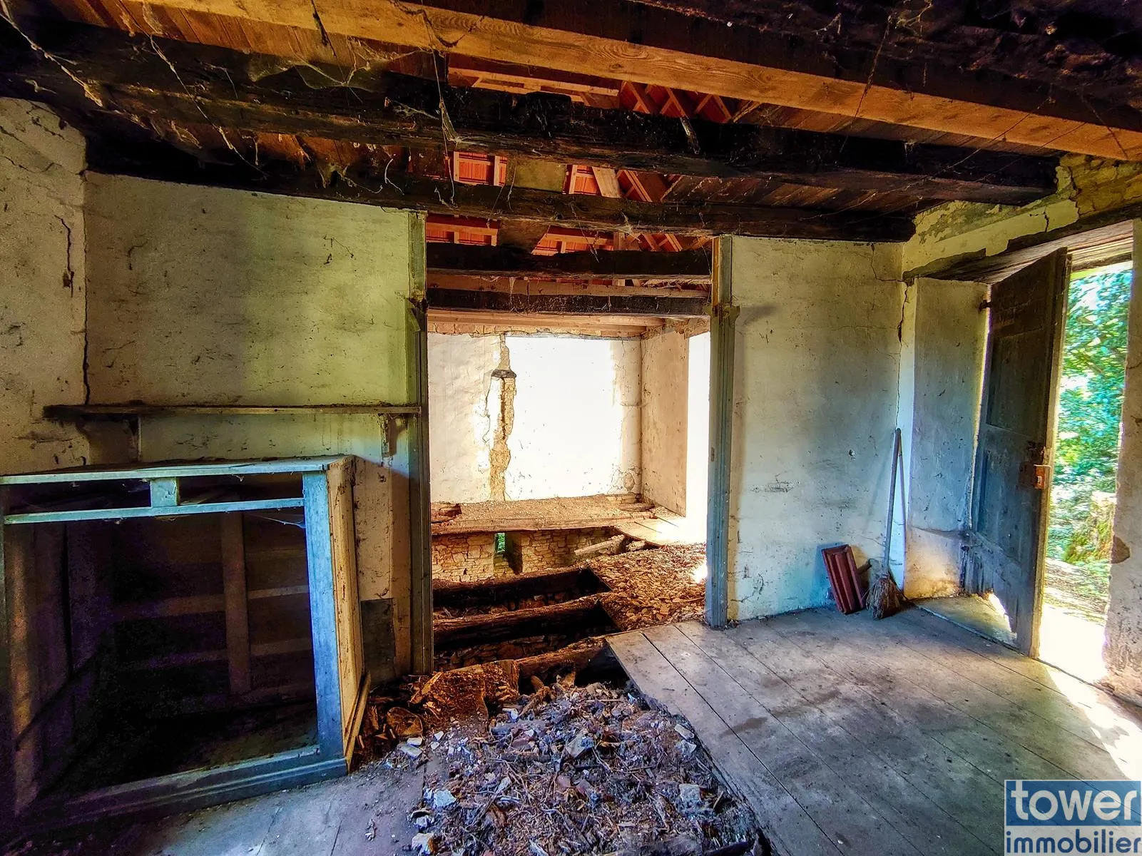 Maison quercynoise en pierre à restaurer à Montclera, calme et authenticity 