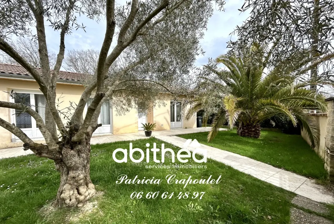 Maison de plain-pied à Puymoyen de 147 m² avec jardin clos et véranda 