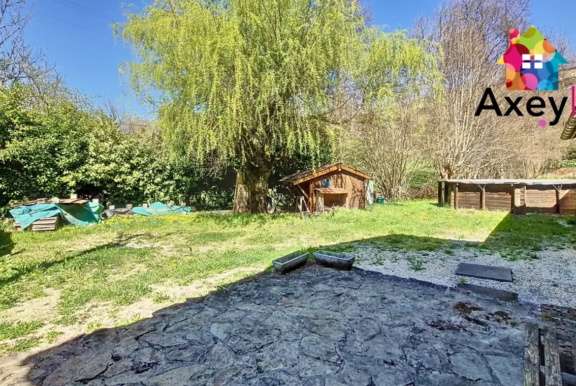 À vendre maison 4 chambres avec terrain et piscine à Chauffailles 