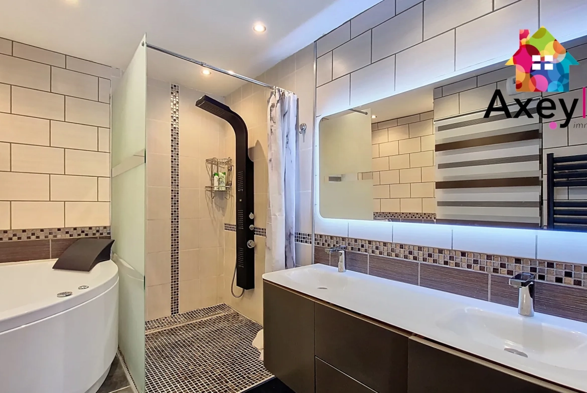 À vendre maison 4 chambres avec terrain et piscine à Chauffailles 