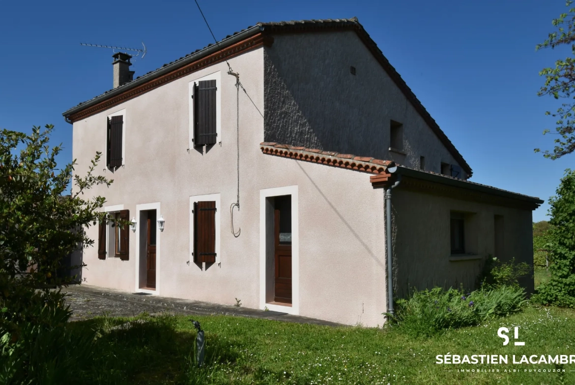 Grande maison ancienne avec terrain et dépendances à Puygouzon proche Albi 