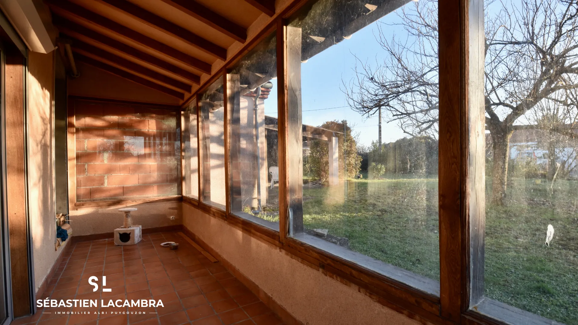 Grande maison ancienne avec terrain et dépendances à Puygouzon proche Albi 