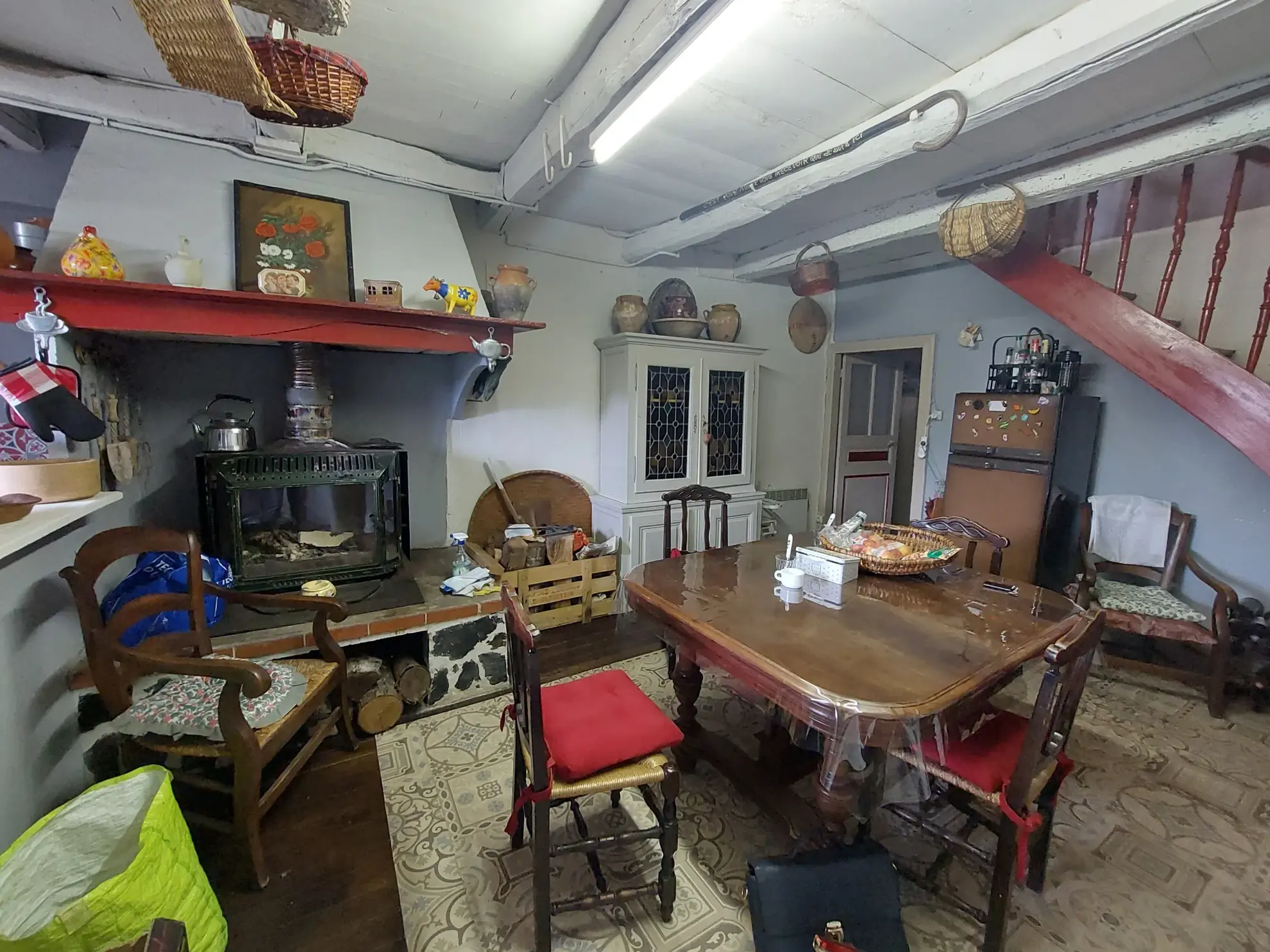 Charmante maison en pierres de 98 m² avec terrasse dans un village du Tarn 