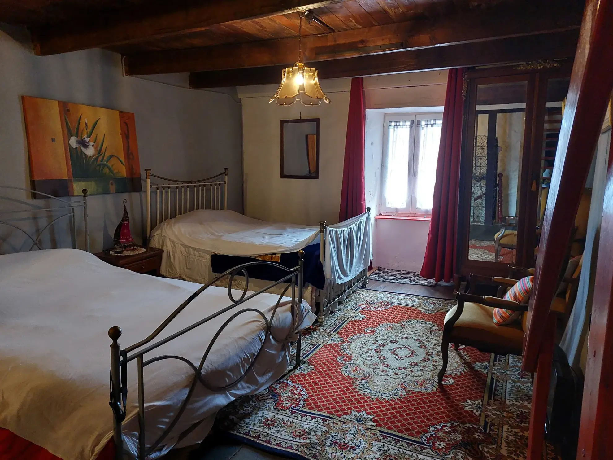 Charmante maison en pierres de 98 m² avec terrasse dans un village du Tarn 