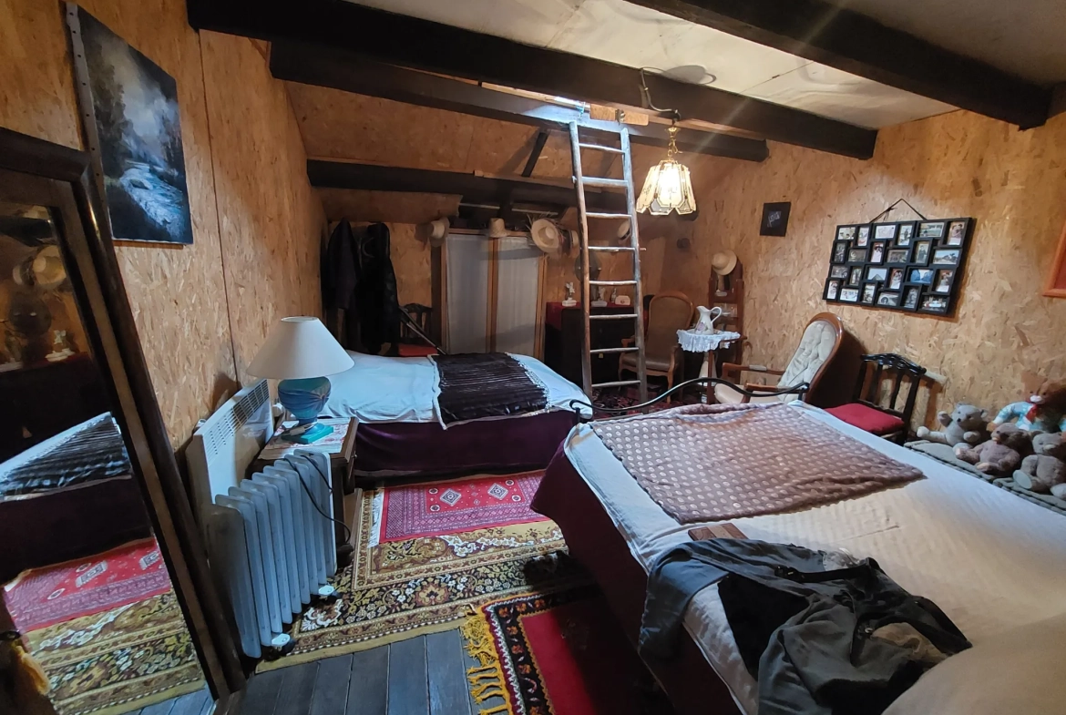 Charmante maison en pierres de 98 m² avec terrasse dans un village du Tarn 