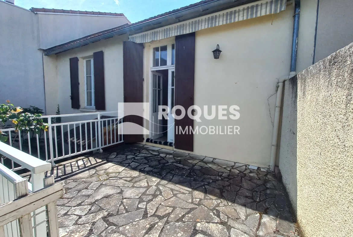 Maison des années 1930 avec terrasse et jardin à Millau - Opportunité à saisir 