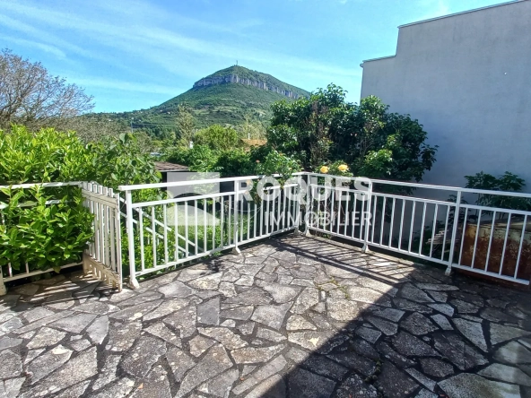 Maison ancienne à Millau avec terrasse, jardin et travaux à prévoir
