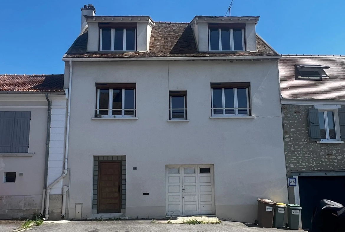 Maison de village à Neauphle-le-Vieux 92 m² avec travaux, chaudière récente et fibre optique 