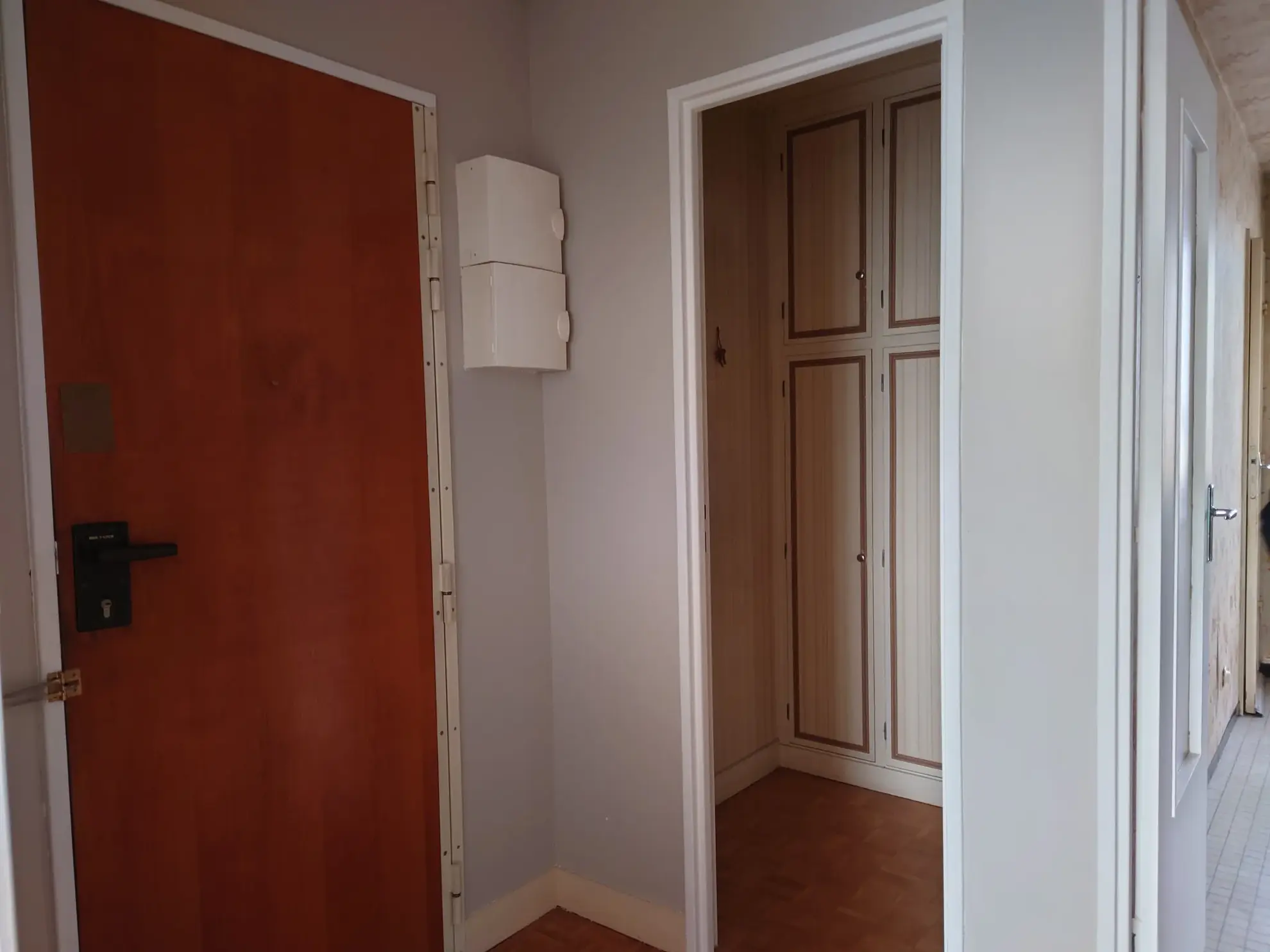 Appartement lumineux de 5 pièces à Viry-Châtillon avec balcon et parking 