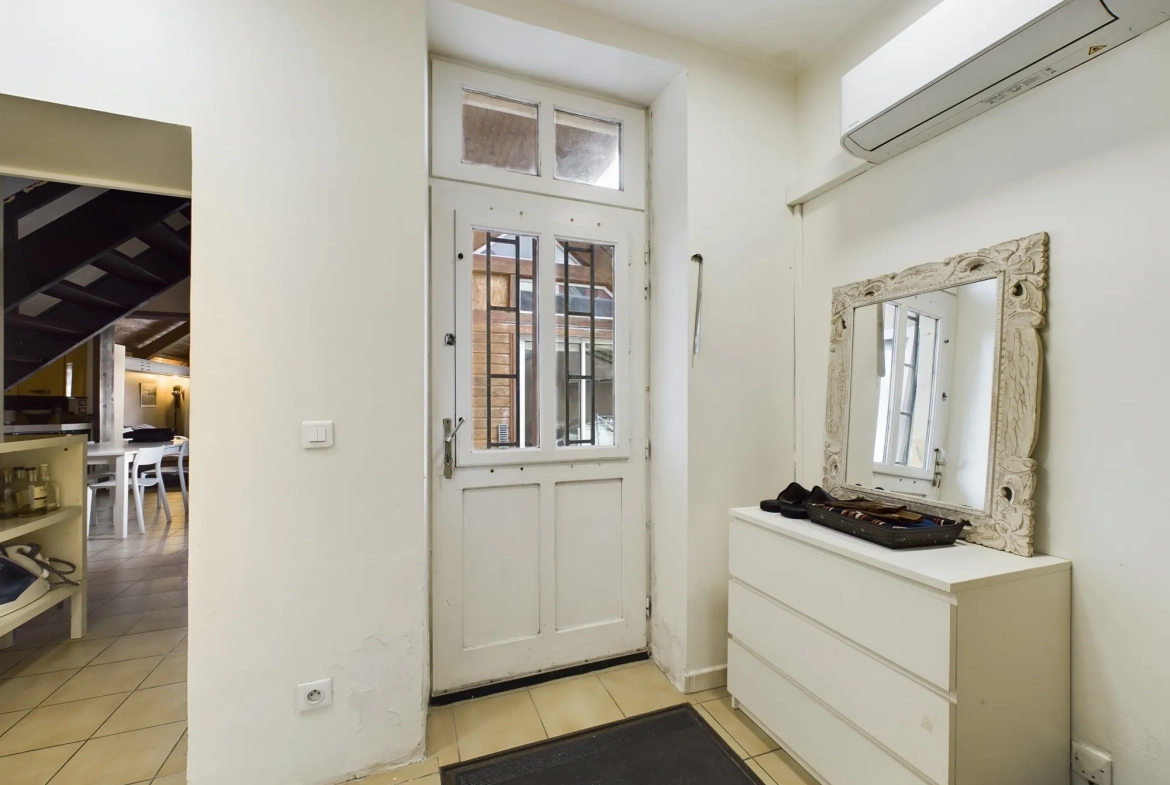 Maison d’architecte avec extension en bois et jardin à Guérigny – Opportunité rare 