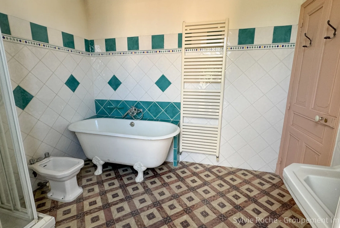 Maison de maître avec jardin à Camaret-sur-Aigues proche d'Orange et Avignon 