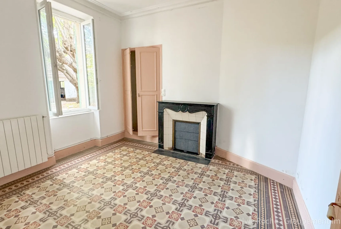 Maison de maître avec jardin à Camaret-sur-Aigues proche d'Orange et Avignon 