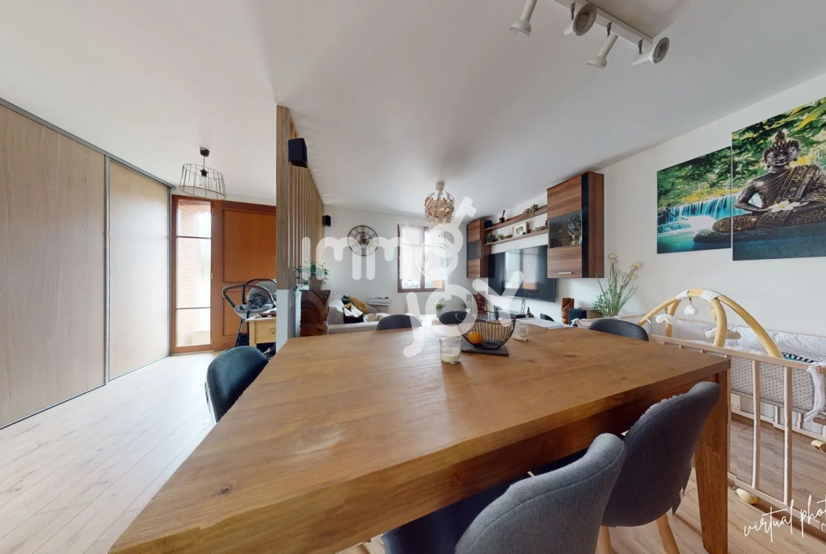 Maison de ville rénovée à Auzielle proche Saint-Orens avec 2 chambres 