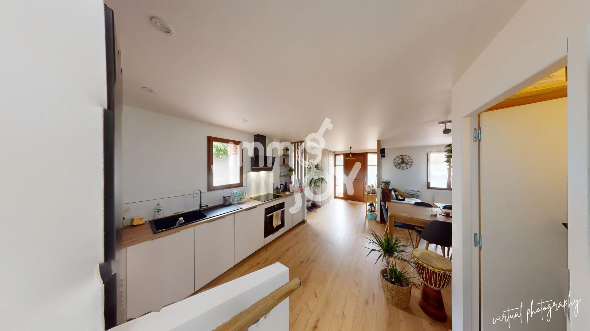 Maison de ville rénovée à Auzielle proche Saint-Orens avec 2 chambres 