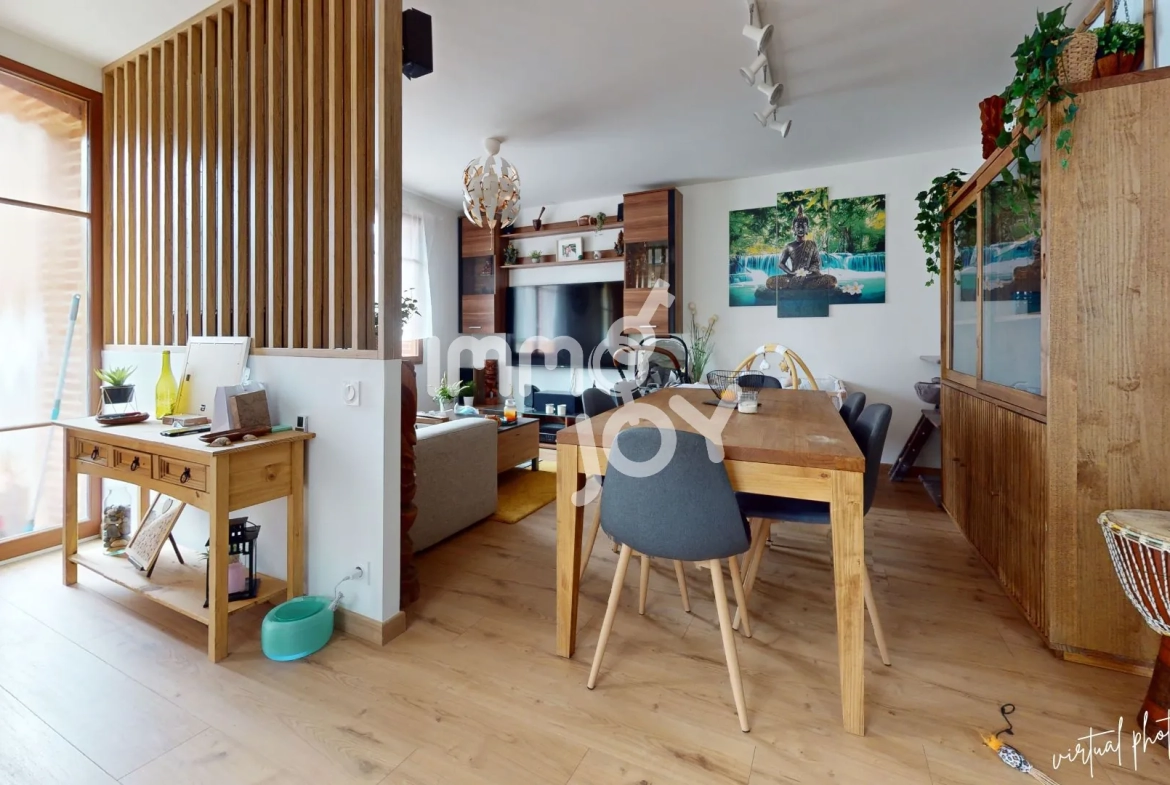 Maison de ville rénovée à Auzielle proche Saint-Orens avec 2 chambres 
