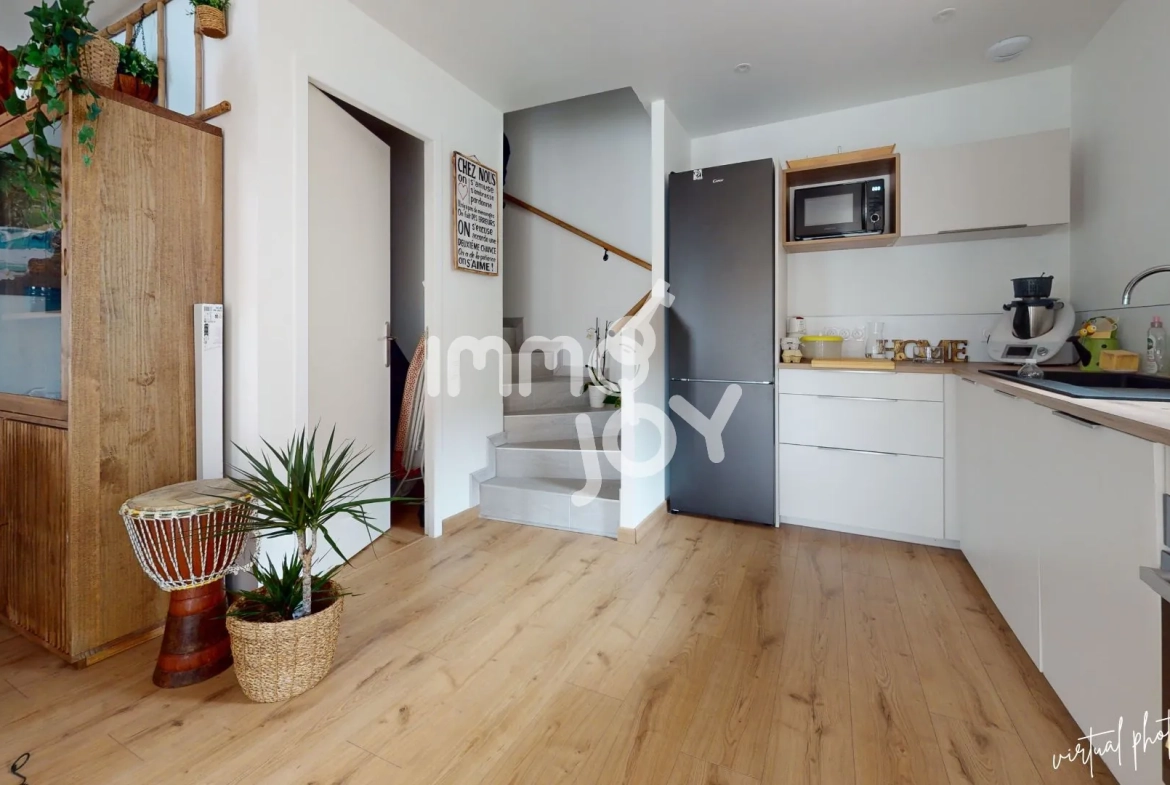 Maison de ville rénovée à Auzielle proche Saint-Orens avec 2 chambres 