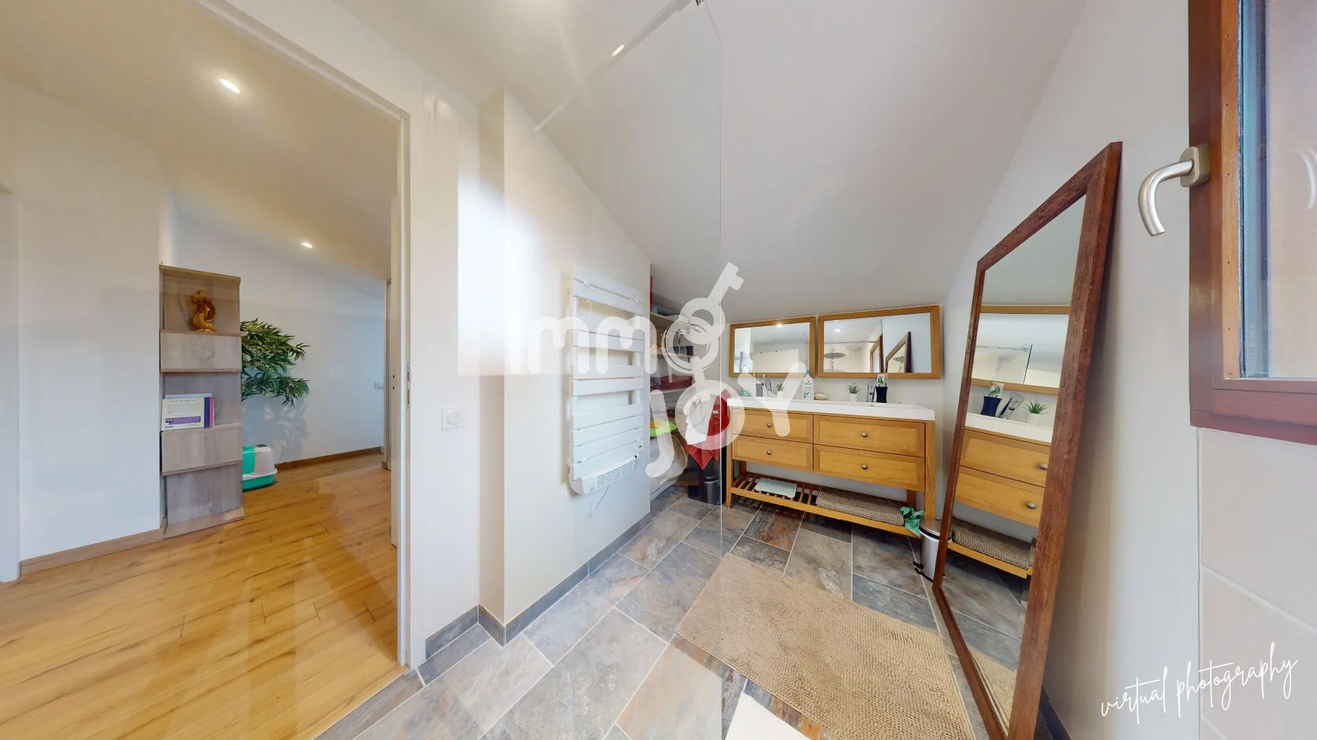 Maison de ville rénovée à Auzielle proche Saint-Orens avec 2 chambres 