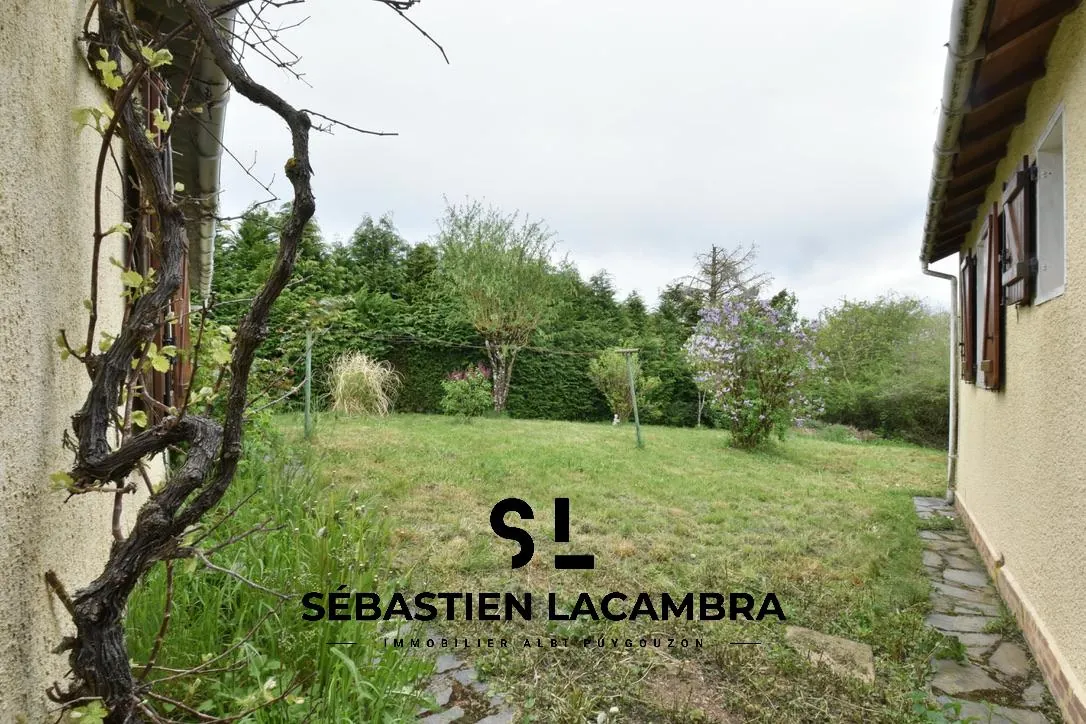 Maison individuelle 3 pièces avec grand terrain et vue imprenable à Saint-Salvi de Carcaves 
