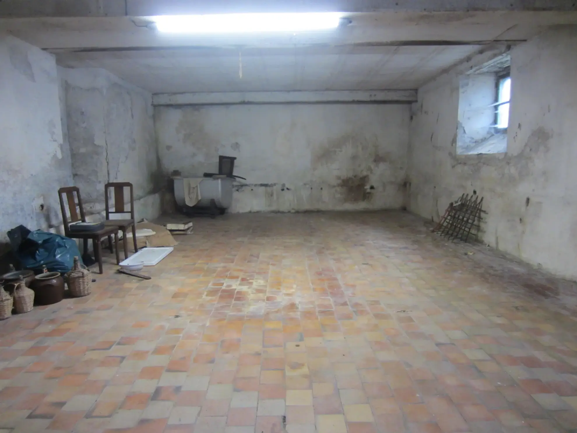 Grande maison de village avec annexes à Audressein proche Castillon 