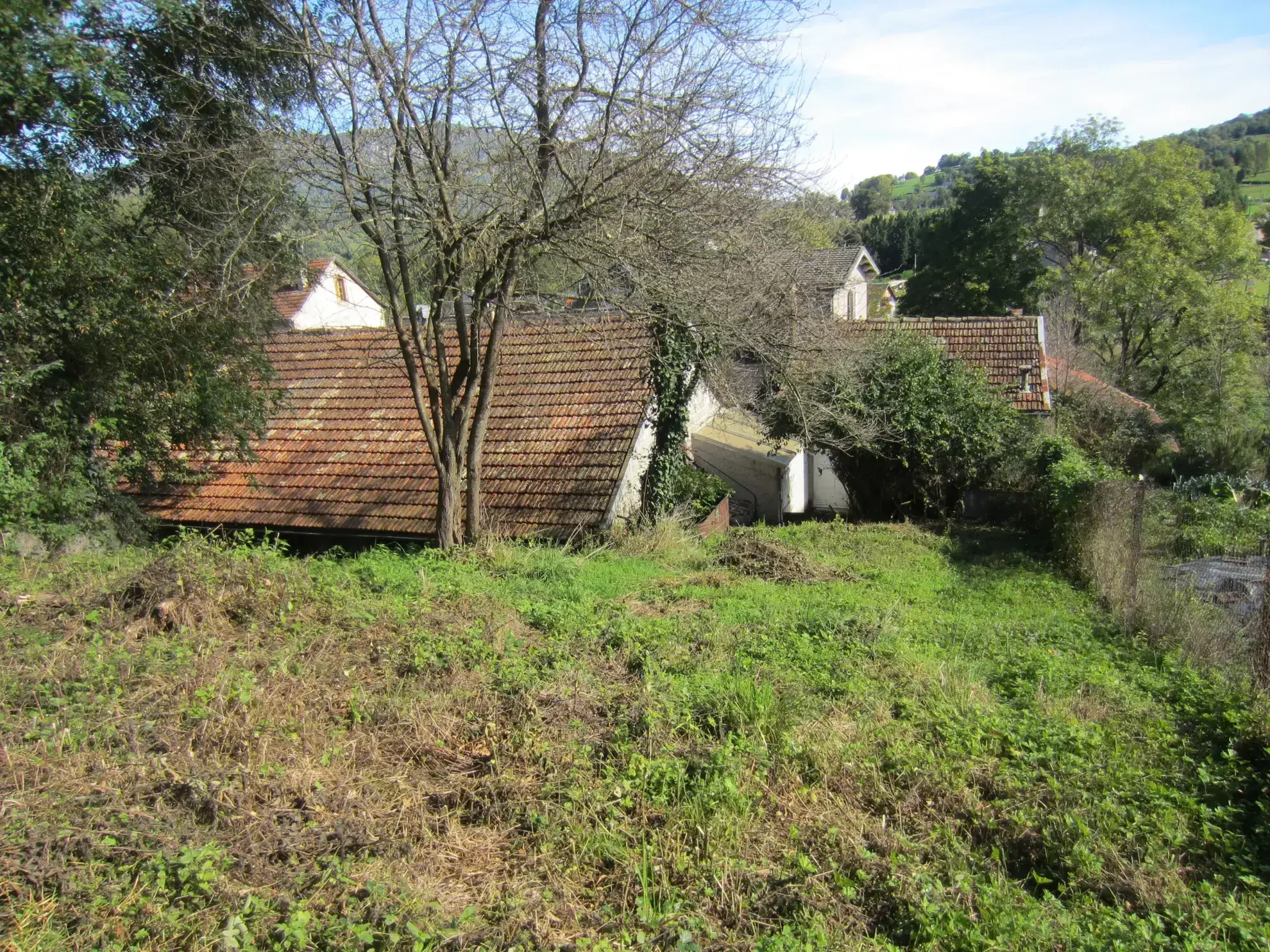 Grande maison de village avec annexes à Audressein proche Castillon 