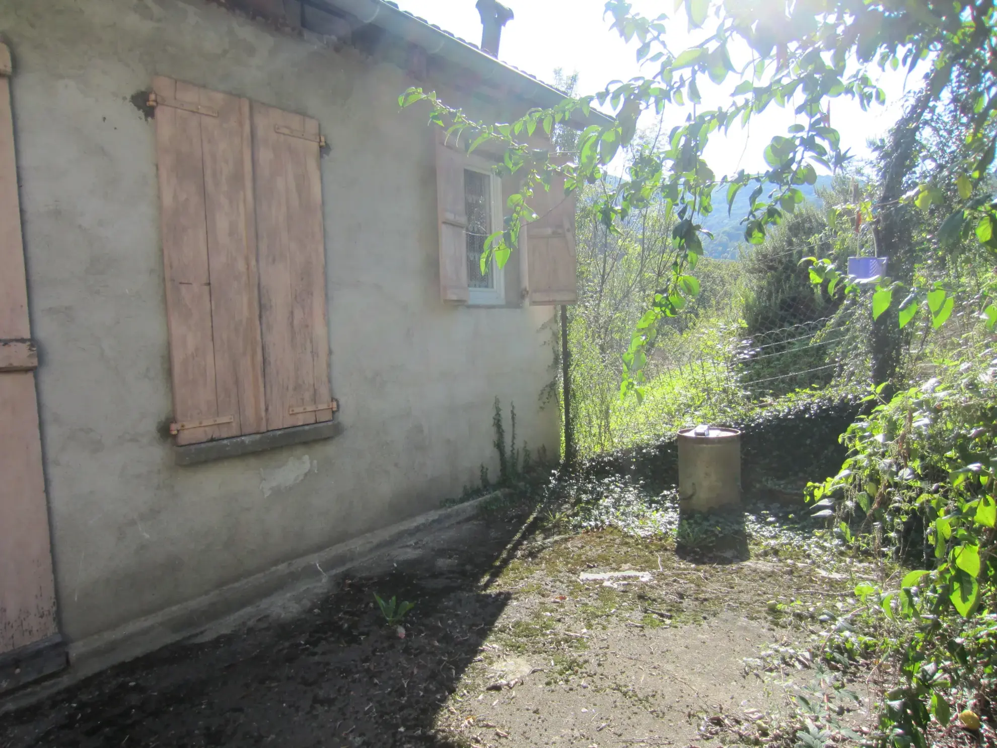 Grande maison de village avec annexes à Audressein proche Castillon 
