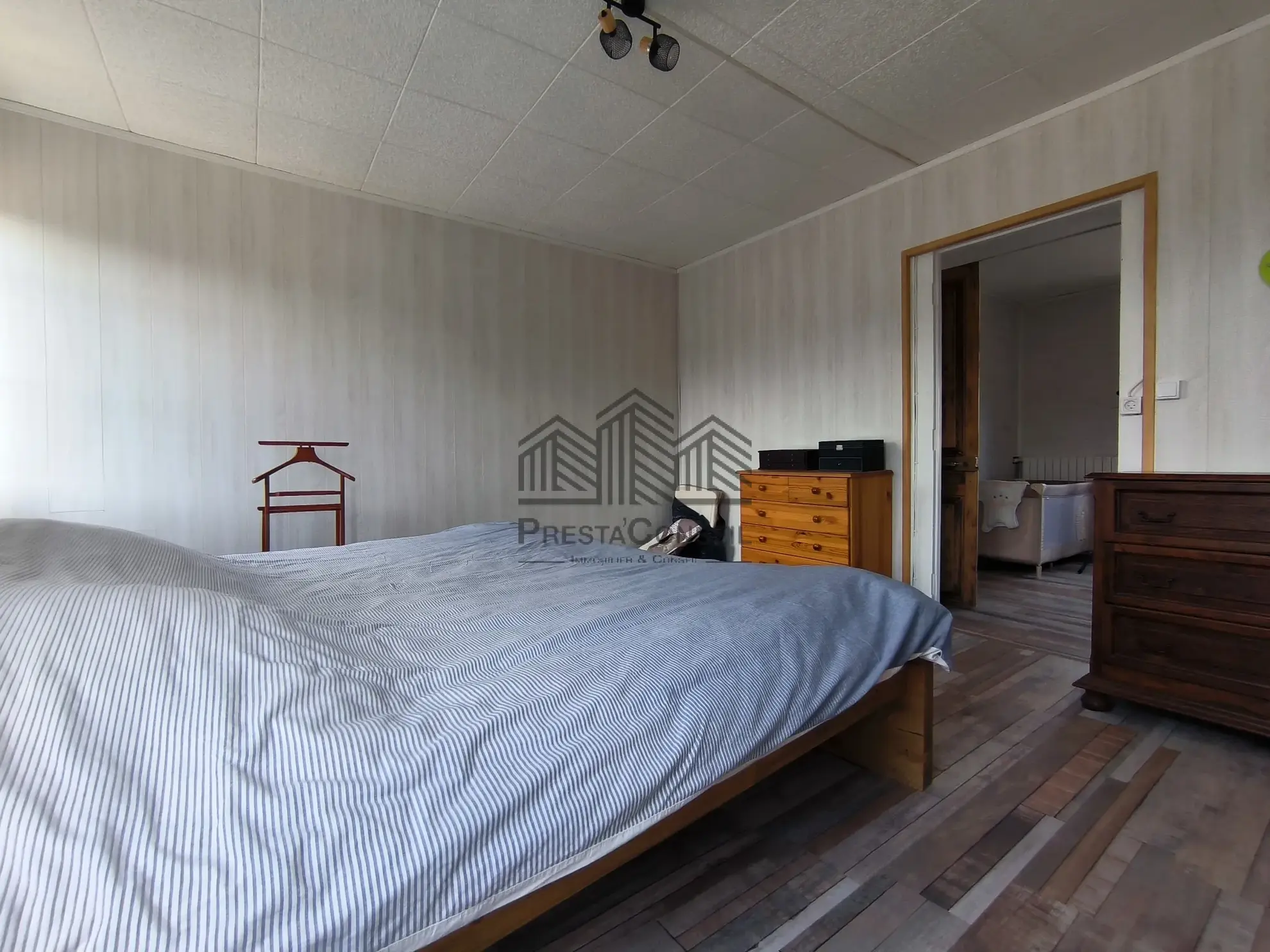 Maison de ville de 142 m² à Caudebec-lès-Elbeuf avec cour et 4 chambres 