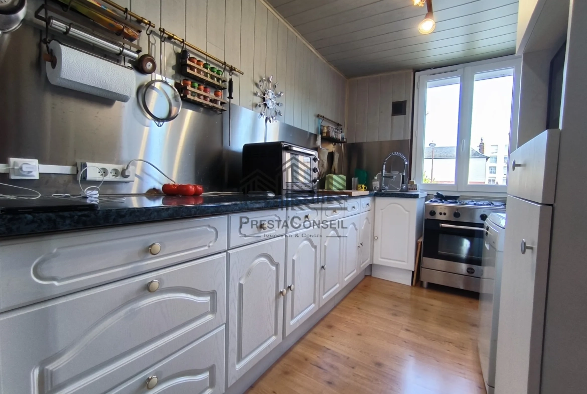 Maison de ville de 142 m² à Caudebec-lès-Elbeuf avec cour et 4 chambres 