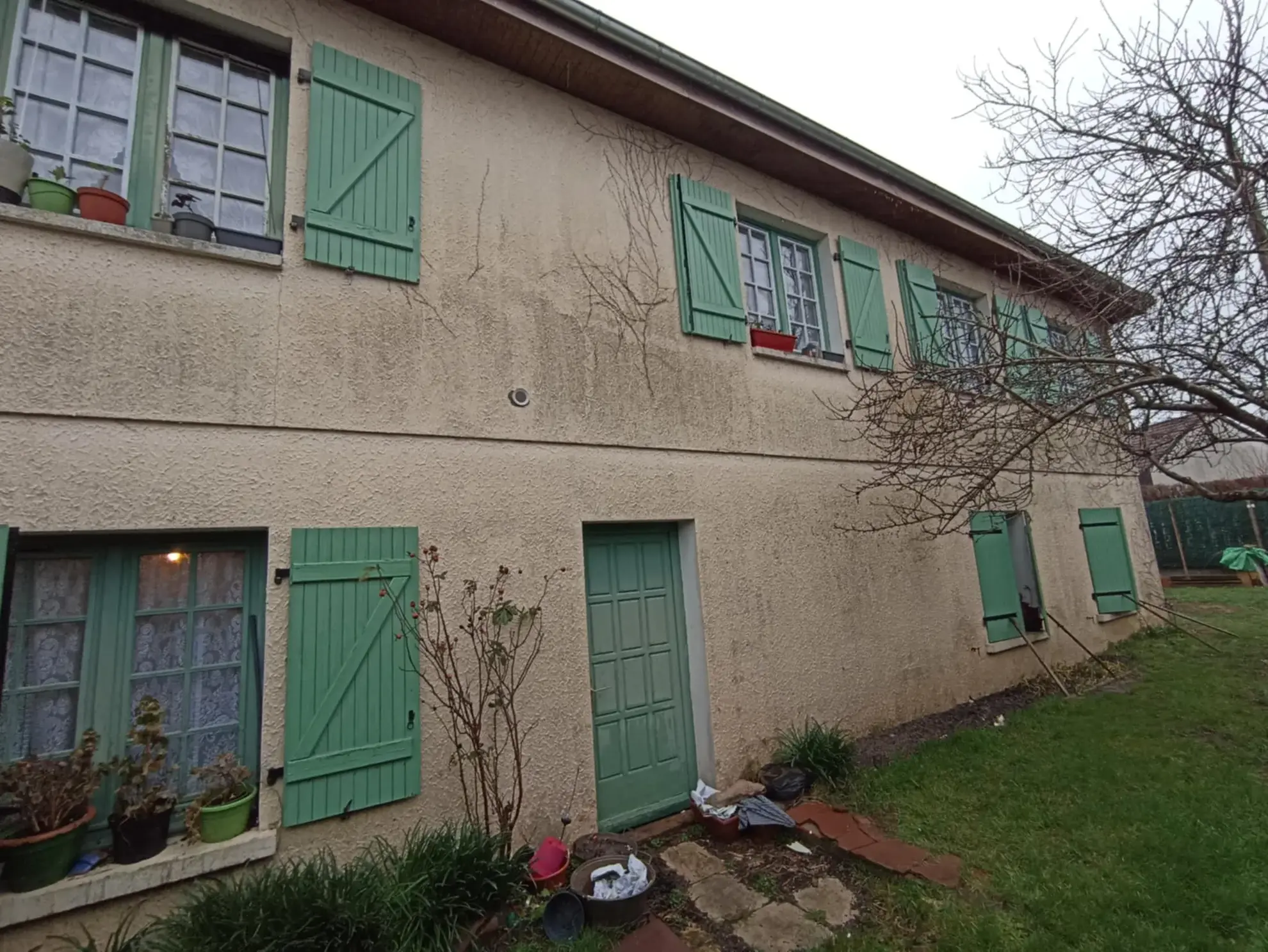 Maison à rénover de 6 chambres à Sermoise sur Loire, année 1982 