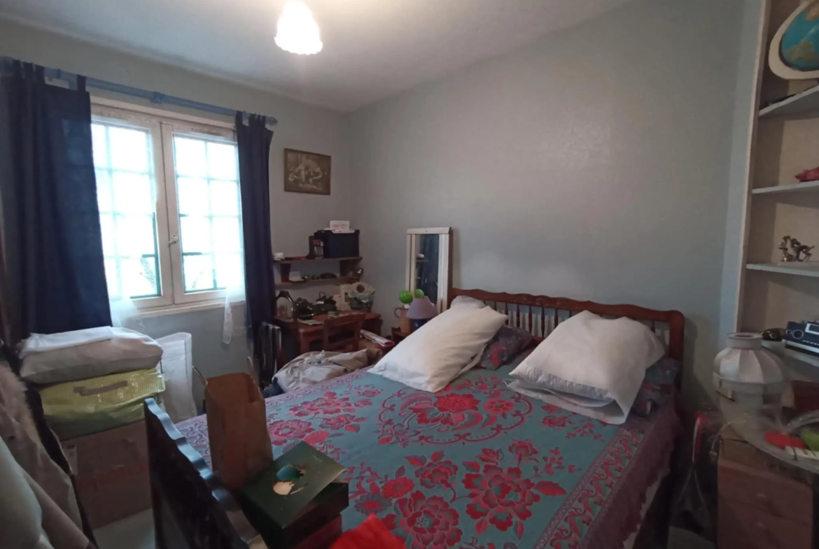 Maison à rénover de 6 chambres à Sermoise sur Loire, année 1982 