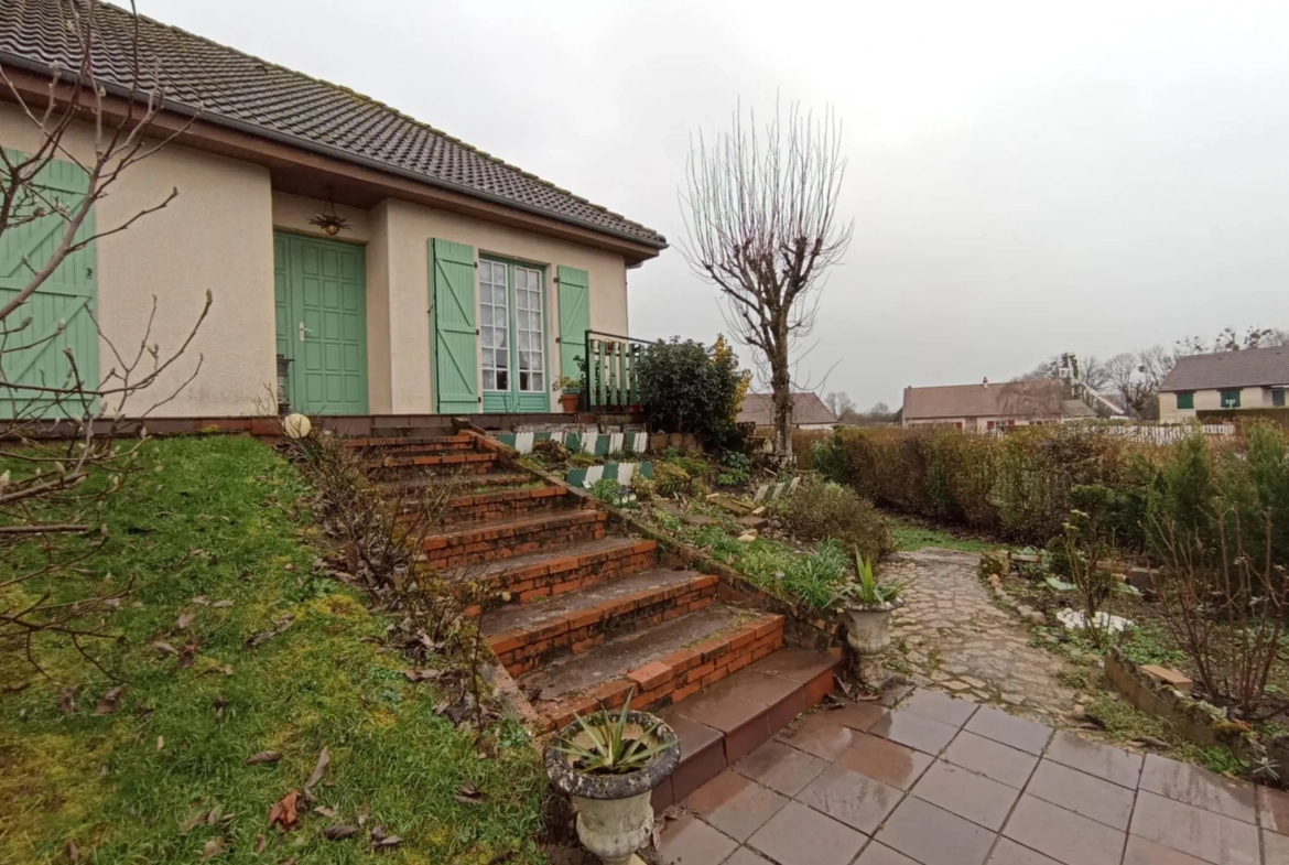 Maison à rénover de 6 chambres à Sermoise sur Loire, année 1982 