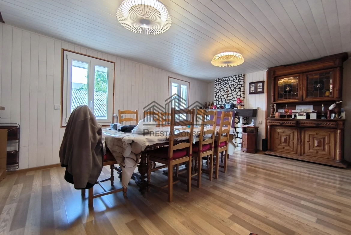 Maison de ville de 142 m² à Caudebec-lès-Elbeuf avec cour et 4 chambres 