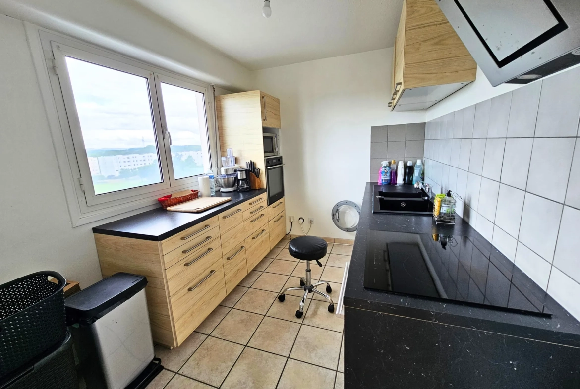 Bel appartement T3 lumineux de 77,91 m² à Roanne, idéalement situé 
