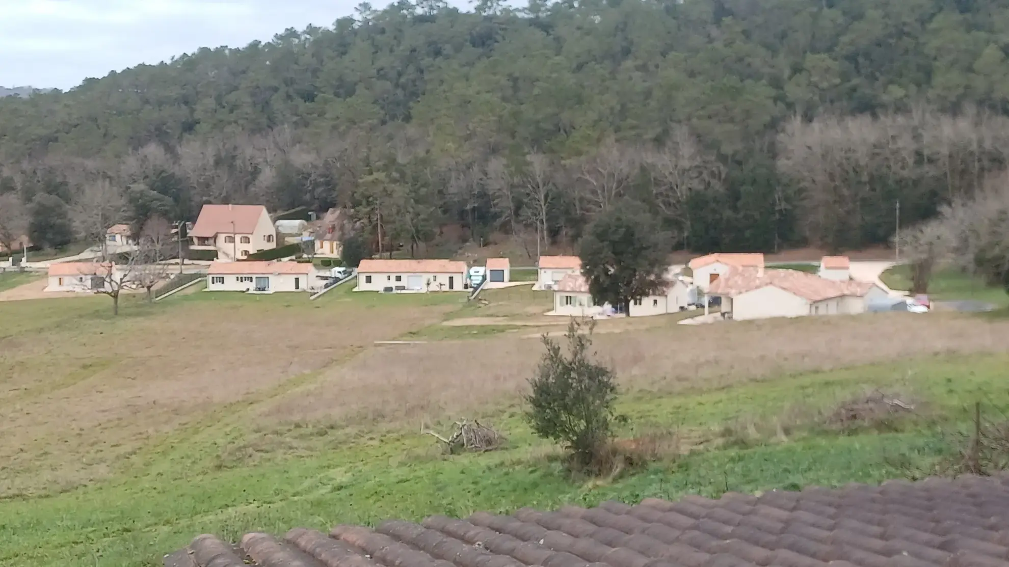 Terrain constructible de 4000 m² à Carsac-Aillac proche Sarlat 
